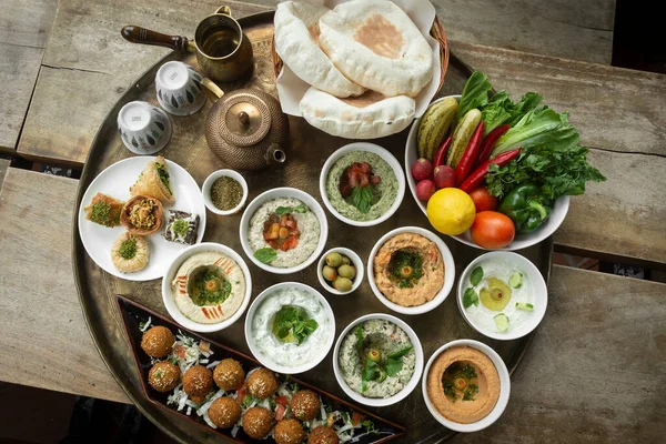 Gemengd Midden Oosten Meze Vegetarisch Eten Delen Schotel Istanbul Turks — Stockfoto