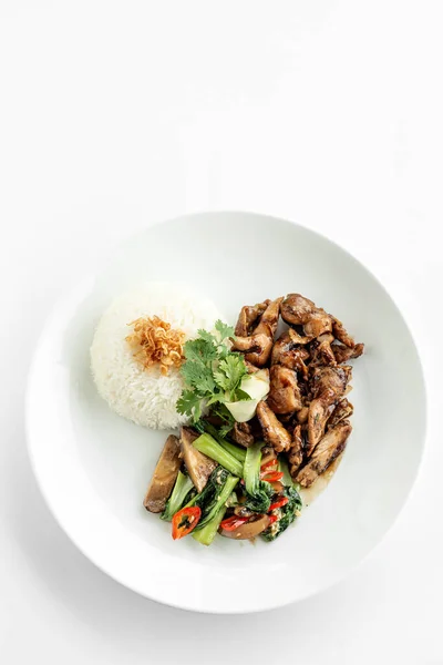 辛辣的亚洲甜大豆鸡肉和混合蔬菜炒锅 — 图库照片