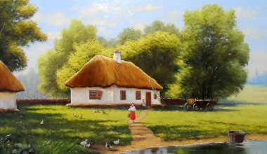 Pastoral tarlaları ve kulübeleri olan eski Ukrayna köyünün güzel manzarası. 