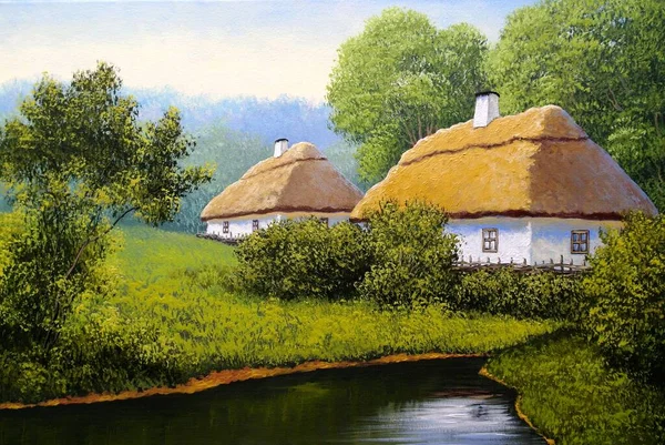 Pastoral tarlaları ve kulübeleri olan eski Ukrayna köyünün güzel manzarası. 