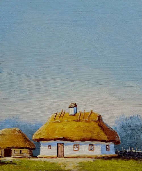 Pastoral tarlaları ve kulübeleri olan eski Ukrayna köyünün güzel manzarası. 