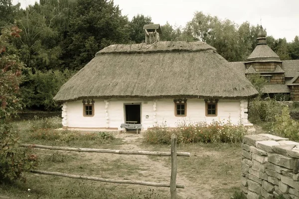 Ancienne Maison Ukrainienne Traditionnelle Dans Village — Photo