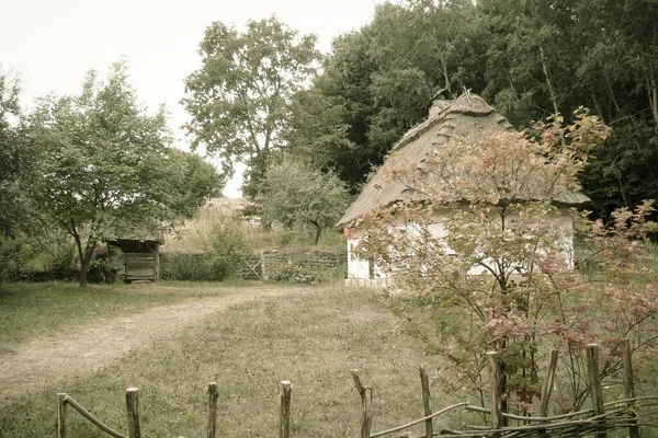 Ancienne Maison Ukrainienne Traditionnelle Dans Village — Photo