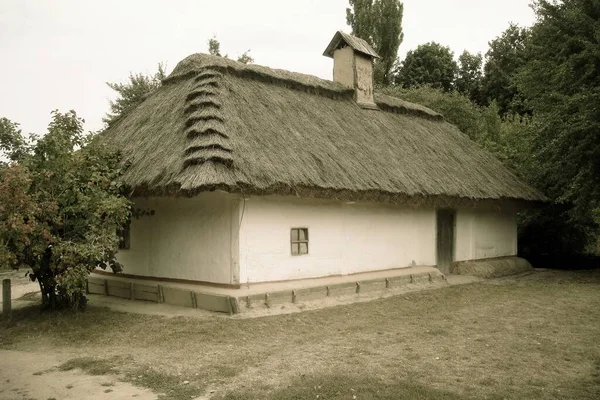 Vecchia Casa Tradizionale Ucraina Nel Villaggio — Foto Stock