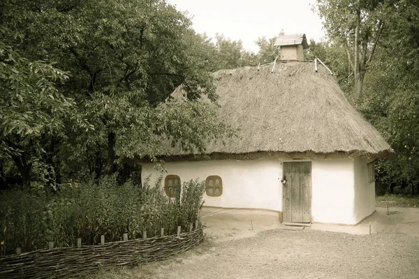 Köyde Eski Bir — Stok fotoğraf