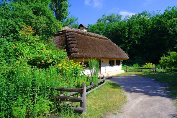 Antigua Casa Madera Pueblo — Foto de Stock