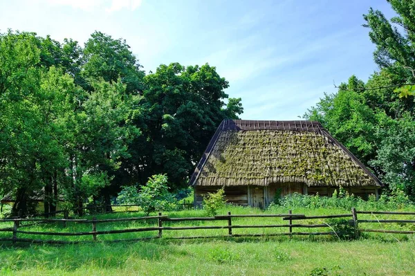 Gamla Traditionella Ukrainska Hus Byn — Stockfoto