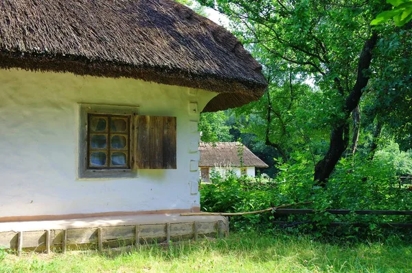 Vecchia Casa Tradizionale Ucraina Nel Villaggio — Foto Stock