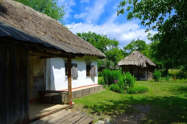 Oude Traditionele Oekraïense Huizen Het Dorp — Stockfoto