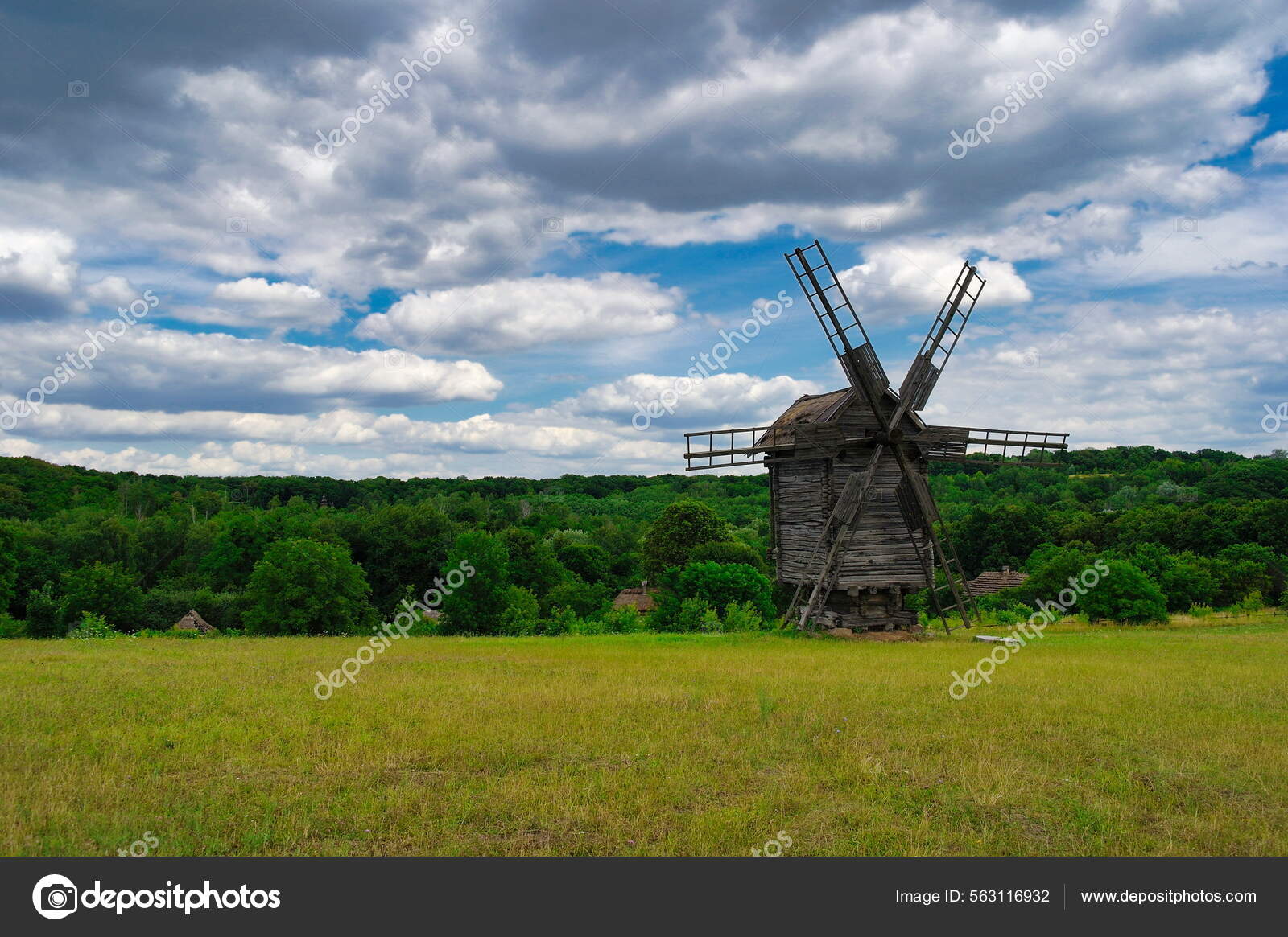 Dentro De Um Moinho De Vento De Madeira Imagem de Stock - Imagem