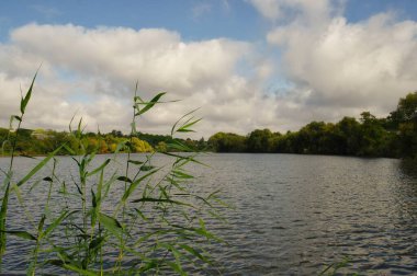 Nehir ve göl manzarası çok güzel.