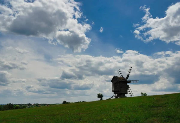 Väderkvarn Fältet — Stockfoto