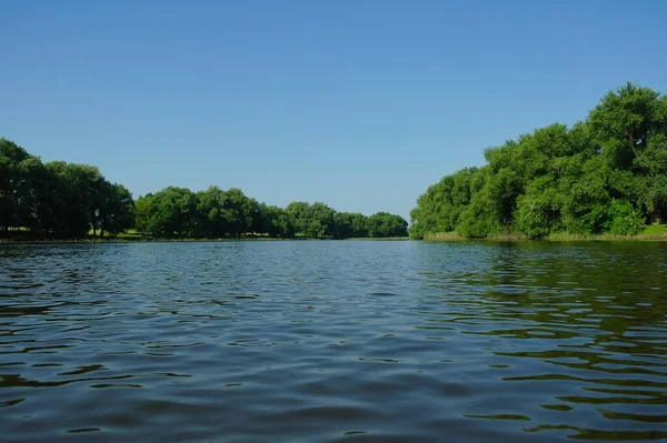 Beautiful Summer Landscape River Blue Sky Green Trees Sunny Day — Stock Photo, Image