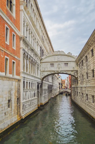 叹息威尼斯的桥梁 — 图库照片