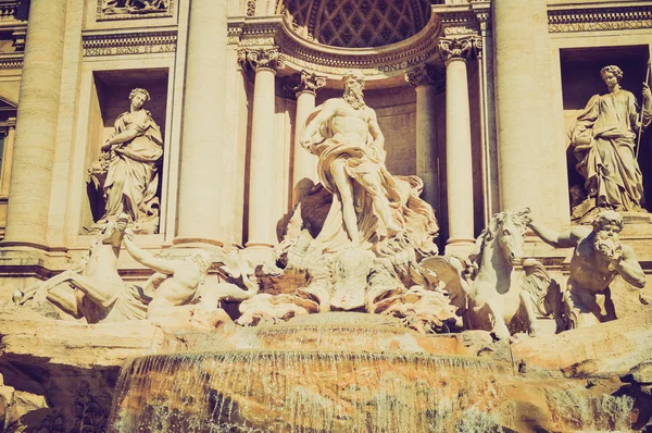 トレビの泉、ローマ レトロに見える — ストック写真