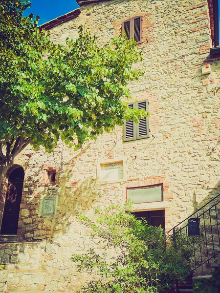 Rocca di Castiglione Orcia, Italia retro-look – stockfoto