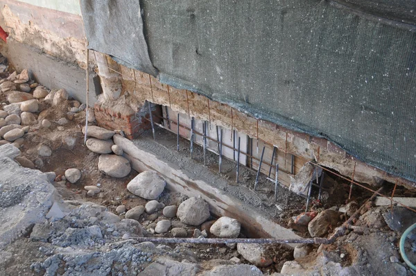 Foundation underpinning — Stock Photo, Image