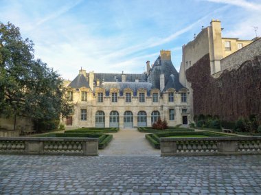 Hotel de paris sully