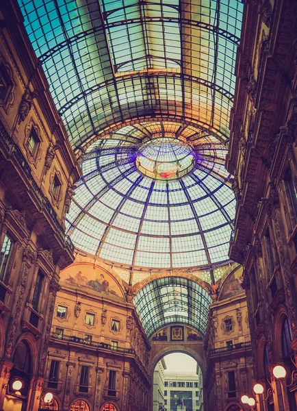 Retro olhar Galleria Vittorio Emanuele II Milão — Fotografia de Stock