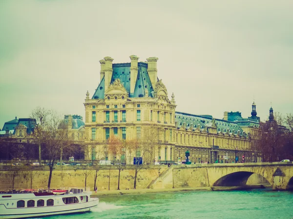 Retro görünüm louvre paris — Stok fotoğraf