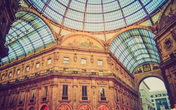 Retro olhar Galleria Vittorio Emanuele II Milão — Fotografia de Stock