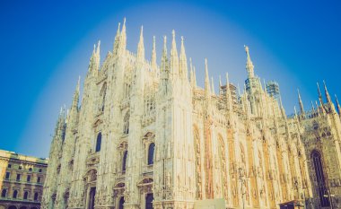 Retro duomo milan bak