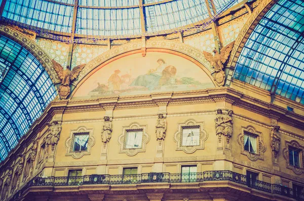 Retro olhar Galleria Vittorio Emanuele II Milão — Fotografia de Stock