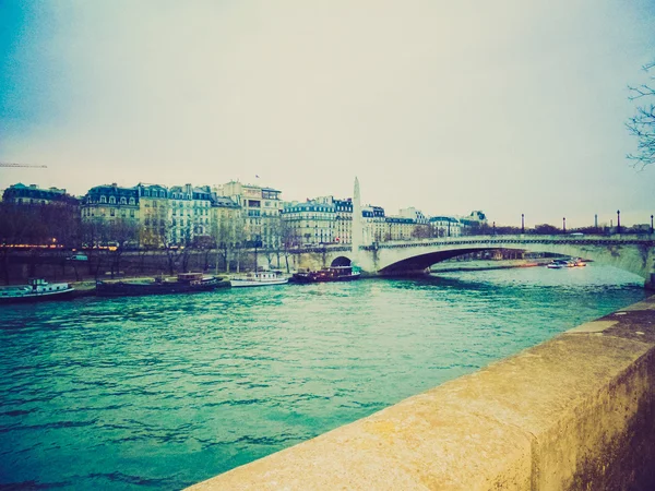 Ретро виглядати ІЛЕ Сент-Луїс Парижа — стокове фото