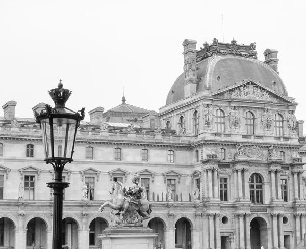 Louvre Párizs — Stock Fotó