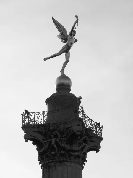 Umístěte de la bastille Paříž — Stock fotografie