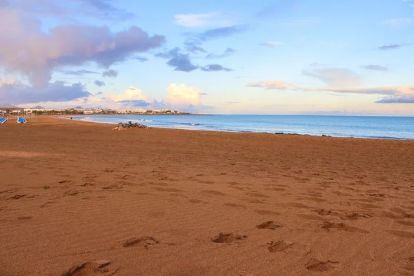 Lanzarote beach na hiszpańskie Wyspy Kanaryjskie — Zdjęcie stockowe