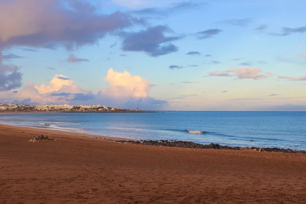 Praia Lanzarote na Ilha Canária Espanhola — Fotografia de Stock