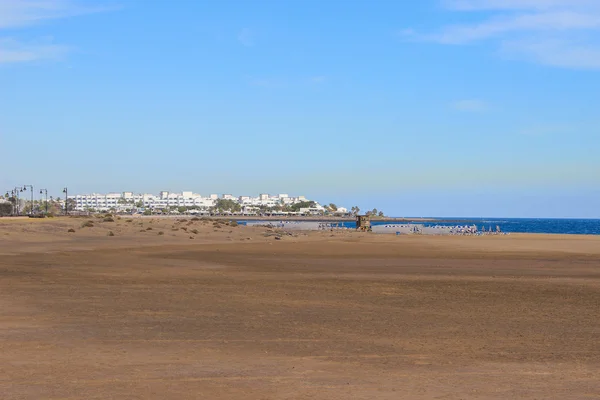 Lanzarote strand op het Spaanse Canarische eiland — Stockfoto
