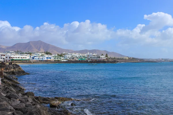 Lanzarote strand op het Spaanse Canarische eiland — Stockfoto