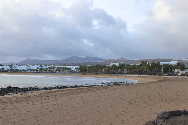 Spiaggia di Lanzarote sull'isola spagnola delle Canarie — Foto Stock