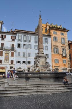 Roma'da Pantheon çeşme
