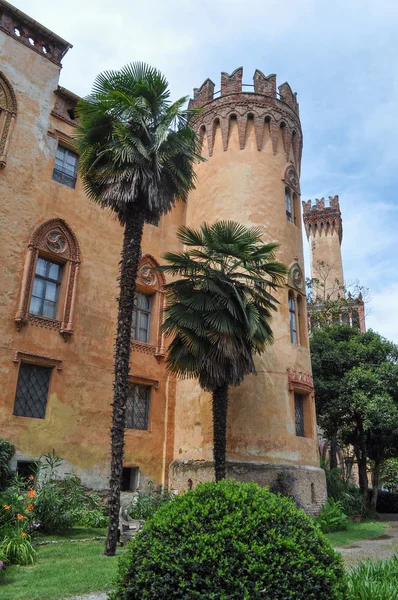 Castello del Roccolo en Caraglio —  Fotos de Stock