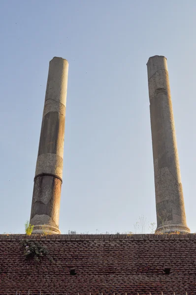 Ancient roman ruins in Rome — Stock Photo, Image