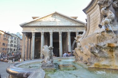 Roma, İtalya - CIRCA AĞUSTOS 2020: Pantheon antik Roma tapınağı, şimdi bir Katolik kilisesi