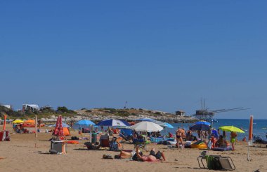 VİESTE, İTALYA - CIRCA AĞUSTust 2020: Sahil manzarası