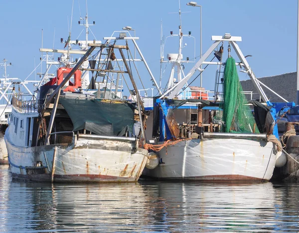 Deux Bateaux Amarrés Dans Port Mer — Photo