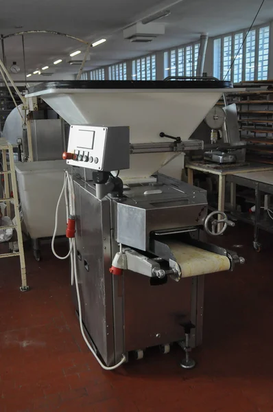 Промислові Машини Використовуються Сучасній Пекарні — стокове фото