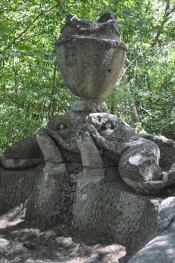 Holy Grove namı diğer Canavarlar Parkı 16. yüzyılda Bomarzo, İtalya 'da inşa edildi.