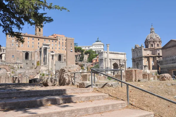 別名イタリア ローマのフォロ ロマーノ フォロ ロマーノの遺跡します — ストック写真