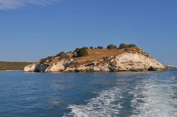 意大利维埃斯特海面上看到的白色悬崖 — 图库照片