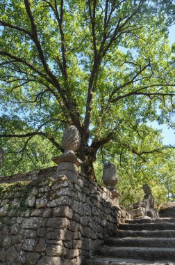 Holy Grove namı diğer Canavarlar Parkı 16. yüzyılda Bomarzo, İtalya 'da inşa edildi.