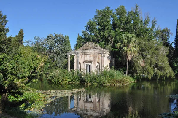 Engelsk Trädgård Kungliga Slottet Aka Reggia Caserta Italien — Stockfoto