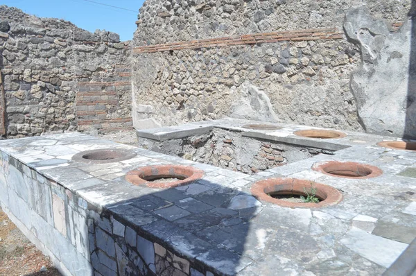 公元79年意大利庞培韦苏威火山喷发中埋在火山灰下的古罗马庞培城考古遗址 — 图库照片