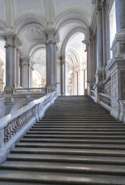 CASERTA, İtalya - CIRCA AĞUSTOS 2020: Kraliyet Sarayı namı diğer Reggia iç görünümü