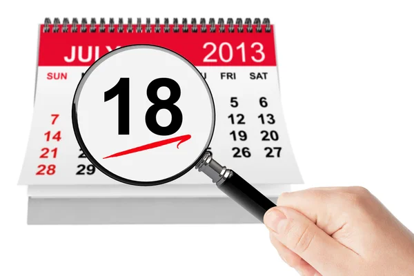 Konsep Hari Hot Dog Nasional. 18 Juli 2013 kalender dengan magnifi — Stok Foto